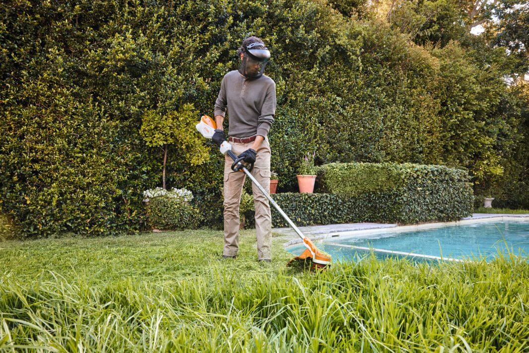 FSA 110 R Cordless Strimmer